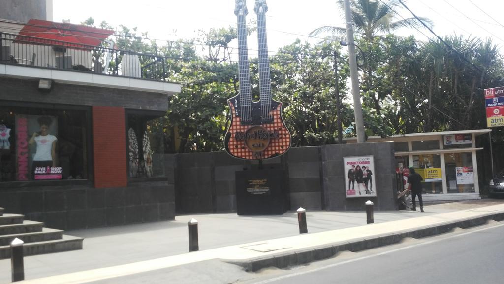 Amazing Kuta Hotel Exterior photo