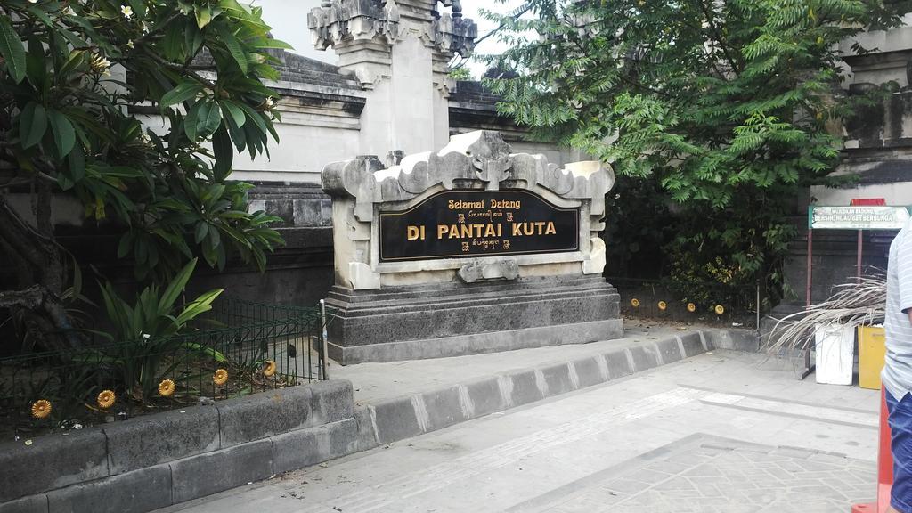 Amazing Kuta Hotel Exterior photo