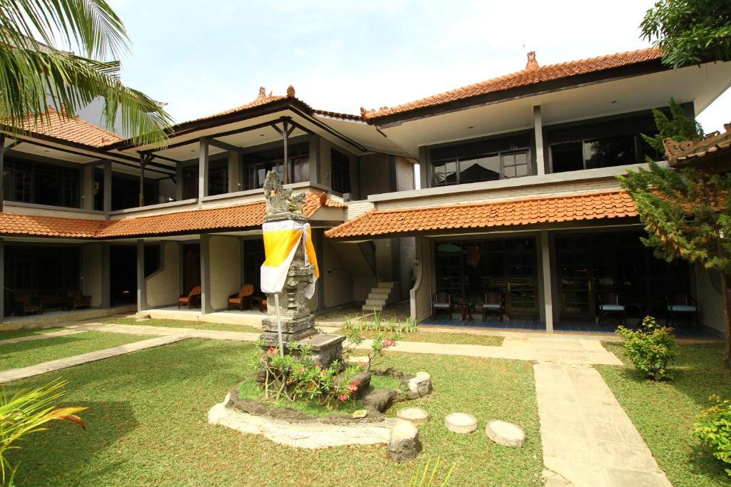 Amazing Kuta Hotel Exterior photo